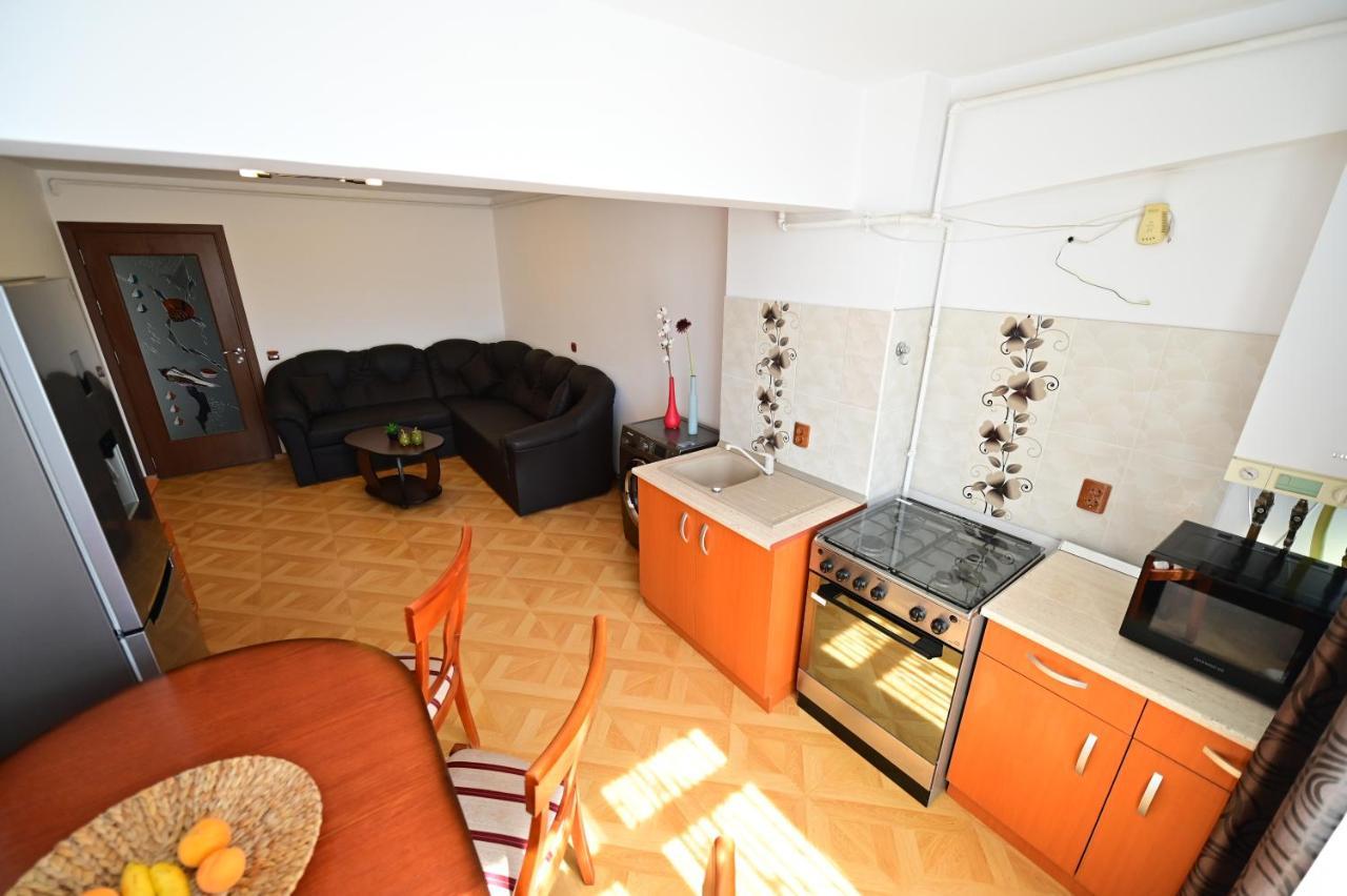 Vacation Apartment With Free Parking Sibiu Eksteriør bilde