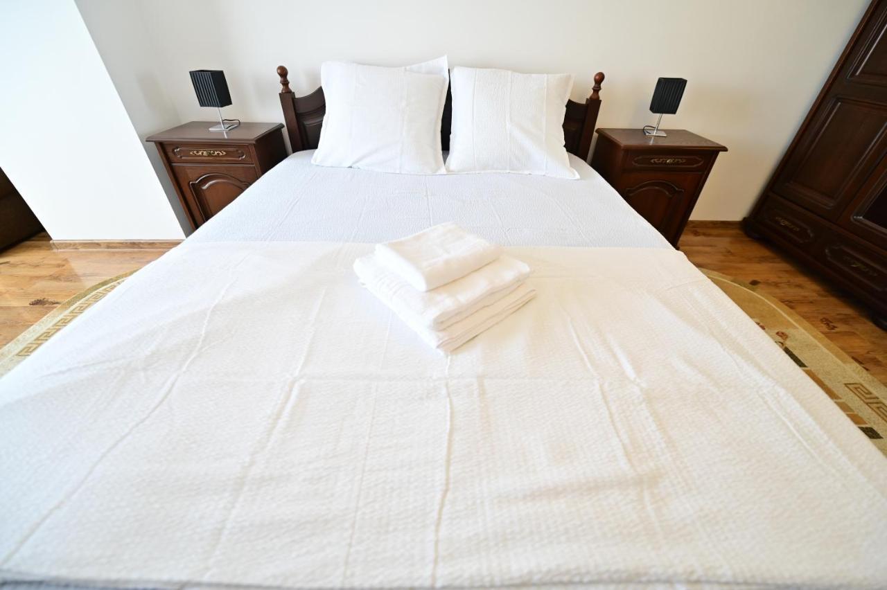 Vacation Apartment With Free Parking Sibiu Eksteriør bilde