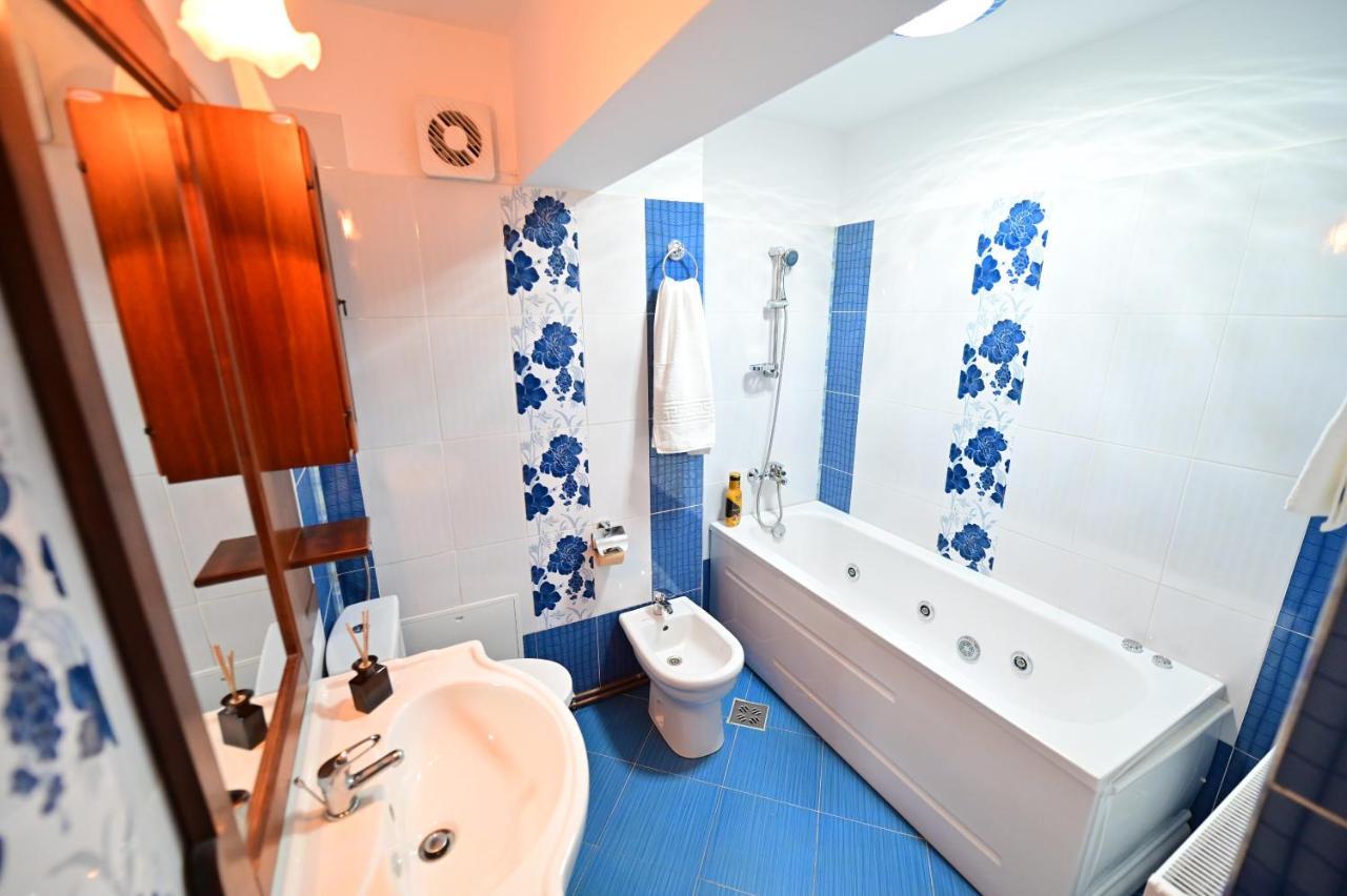 Vacation Apartment With Free Parking Sibiu Eksteriør bilde