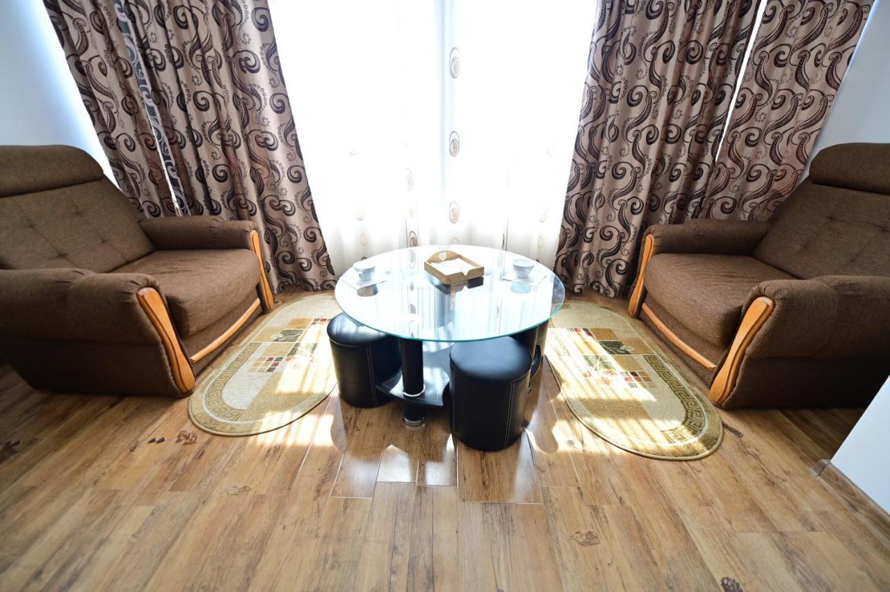 Vacation Apartment With Free Parking Sibiu Eksteriør bilde